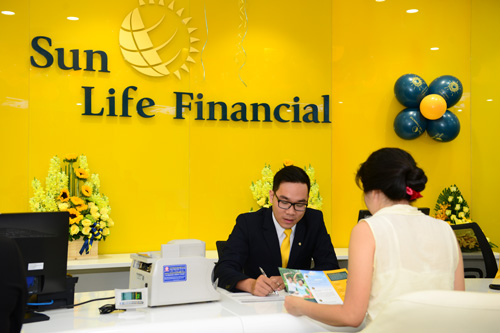 Sun Life Việt Nam nhận giải 'Công ty bảo hiểm tăng trưởng nhanh nhất - Việt Nam 2017' ảnh 1